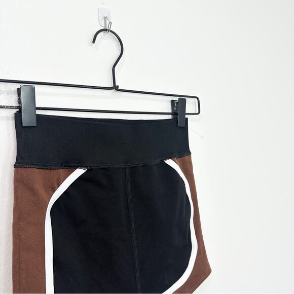 NWOT FP Movement Free People There You Go Run Shorts In Oil Combo size XS Small - Picture 5 of 8